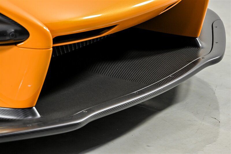 Used 2019 McLaren Senna RWD image 4