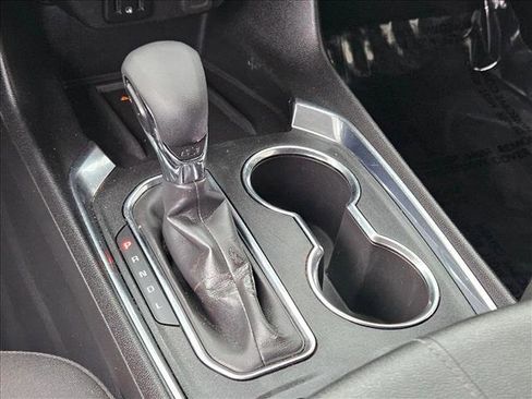 Used 2023 Chevrolet Traverse LT image 12