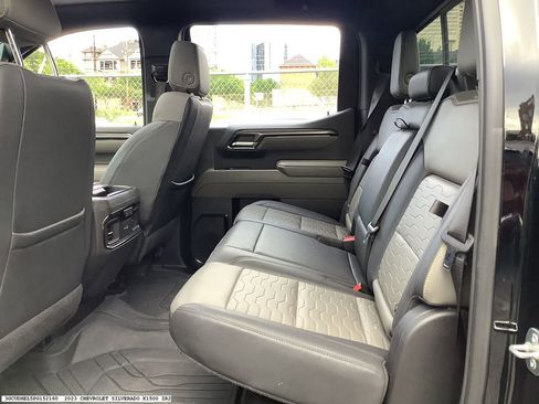 Used 2023 Chevrolet Silverado 1500 ZR2 image 12