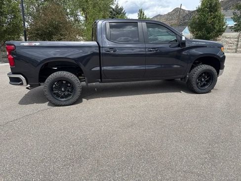 Used 2024 Chevrolet Silverado 1500 LT AWD/4WD image 11