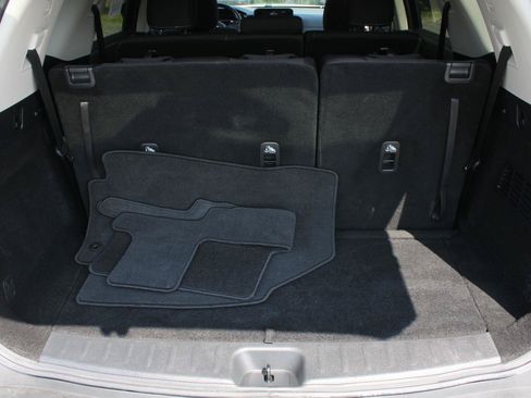 Used 2025 Nissan Pathfinder SV AWD/4WD image 8