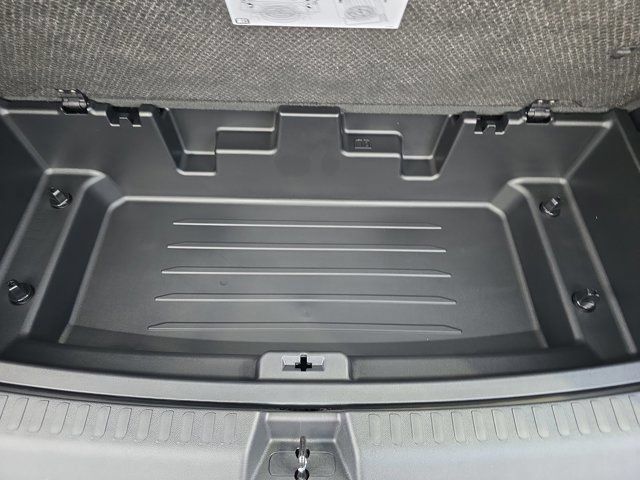 New 2026 Chevrolet Traverse RS FWD image 16