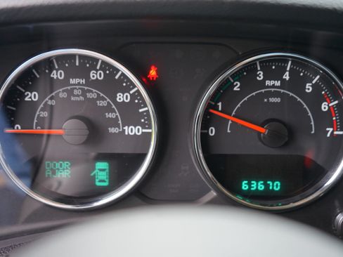 Used 2013 Jeep Wrangler Unlimited Sahara w/ Connectivity Group AWD/4WD image 20