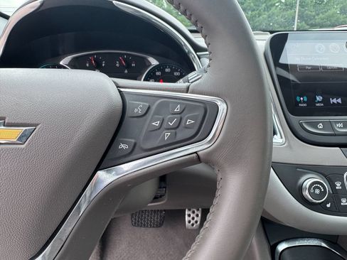 Used 2017 Chevrolet Malibu LT w/ Leather Package FWD image 16