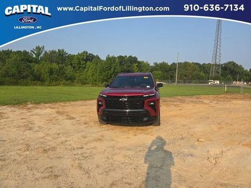 Used 2026 Chevrolet Traverse RS FWD image 1