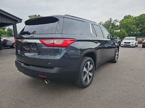 Used 2021 Chevrolet Traverse LT w/ LT Premium Package FWD image 3