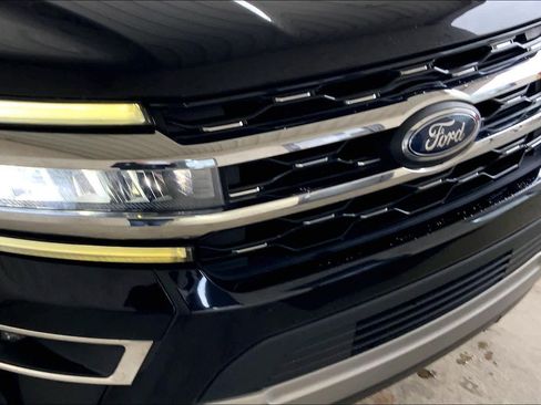 Certified 2023 Ford Expedition Limited image 30
