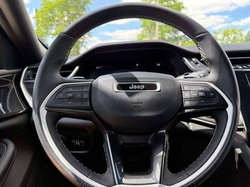 Used 2023 Jeep Grand Cherokee Altitude AWD/4WD image 21