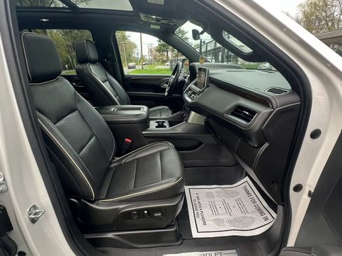 Used 2021 Chevrolet Tahoe Premier w/ Premium Package image 40