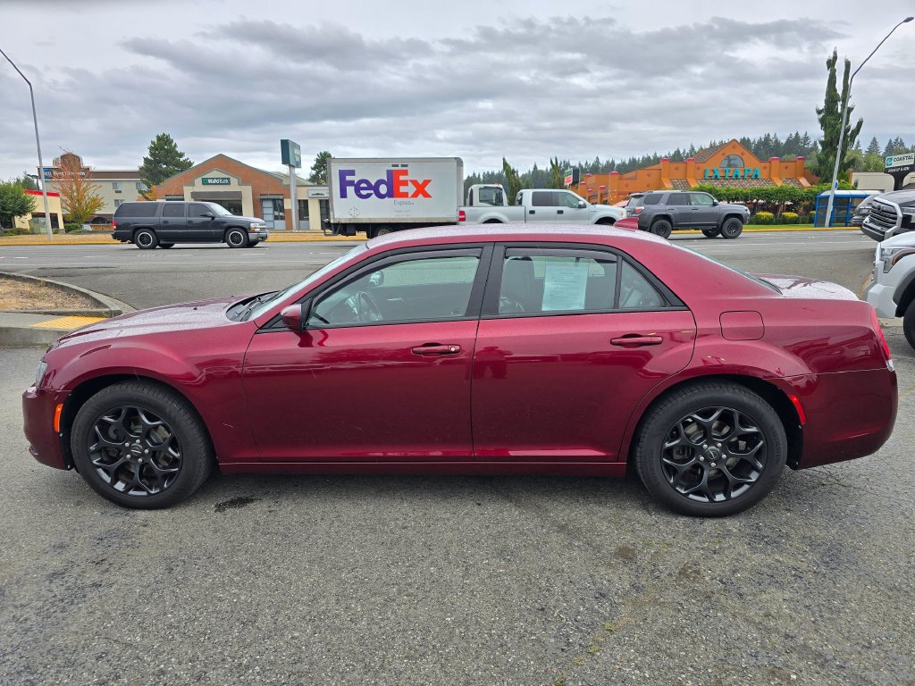 Used 2019 Chrysler 300 S AWD/4WD image 4