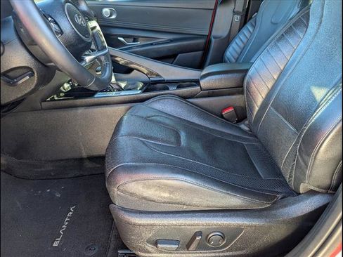 Used 2021 Hyundai Elantra Limited image 6