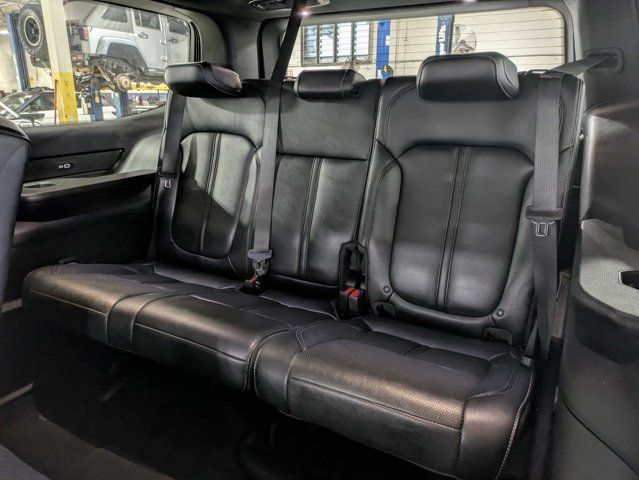 Used 2022 Jeep Wagoneer Series II AWD/4WD image 14
