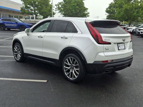 Used 2019 Cadillac XT4 Luxury w/ Cold Weather Package AWD/4WD image 4