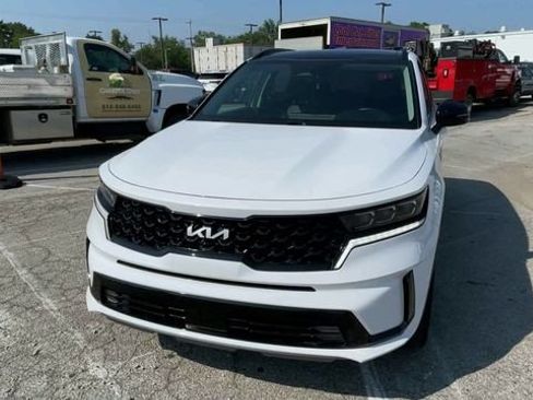 Used 2023 Kia Sorento SX AWD/4WD image 5