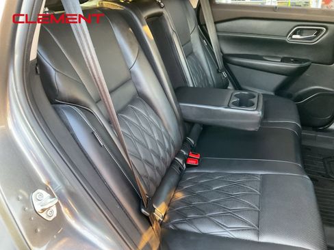 Used 2021 Nissan Rogue Platinum image 41