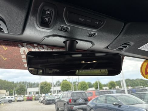 Used 2020 Jeep Wrangler Unlimited Sahara AWD/4WD image 27