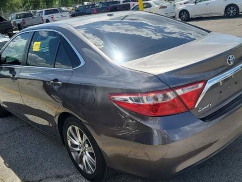 Used 2017 Toyota Camry XLE w/ Moonroof Package image 2