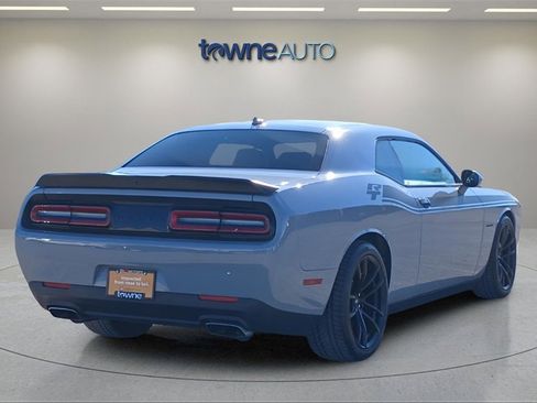 Used 2022 Dodge Challenger R/T w/ Plus Package image 5
