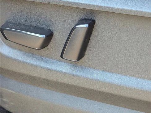 Used 2025 Nissan Armada SV image 5