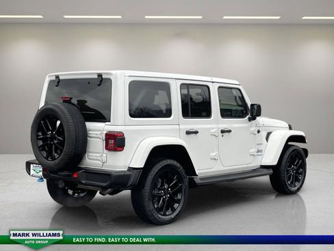 Used 2022 Jeep Wrangler Unlimited Sahara w/ Cold Weather Group image 3