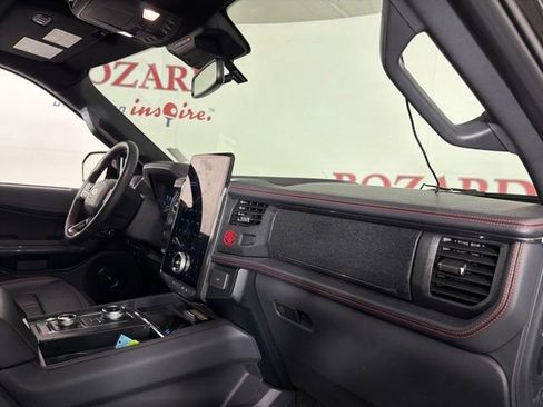 Used 2024 Ford Expedition Limited AWD/4WD image 17