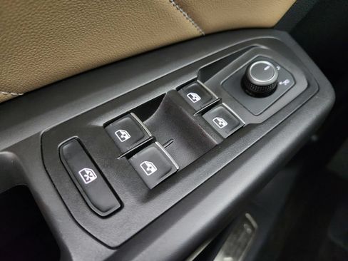 Used 2022 Volkswagen Atlas Cross Sport SE AWD/4WD image 25