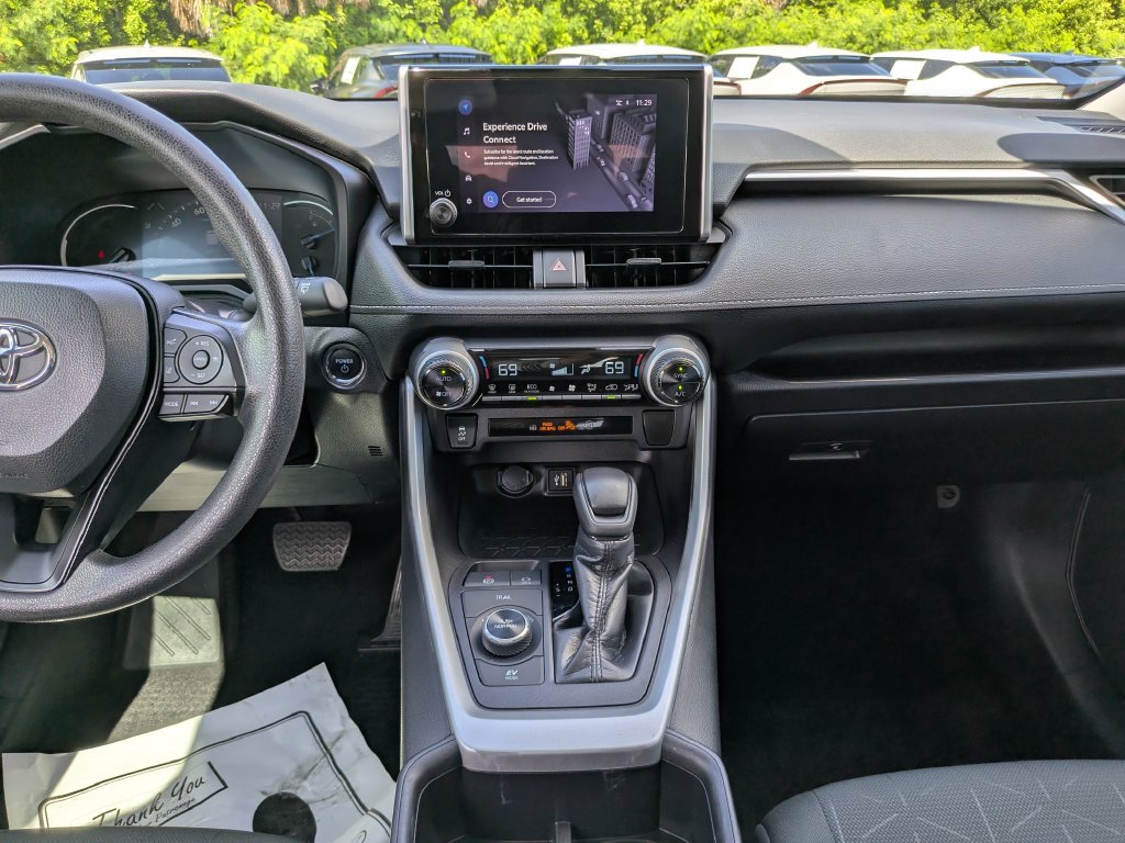 Used 2024 Toyota RAV4 XLE AWD/4WD image 17