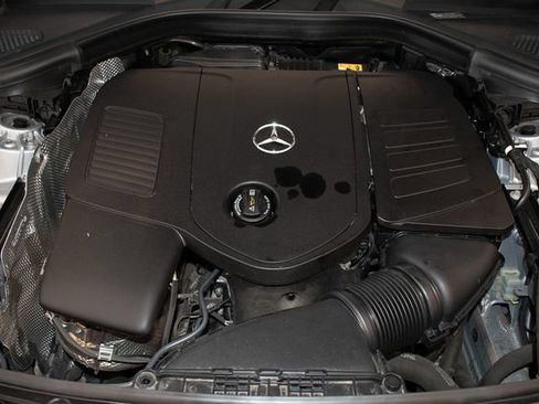 Used 2023 Mercedes-Benz GLC 300 4MATIC w/ AMG Line image 3