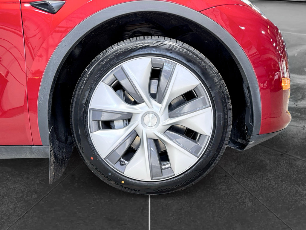 Used 2024 Tesla Model Y Long Range AWD/4WD image 35