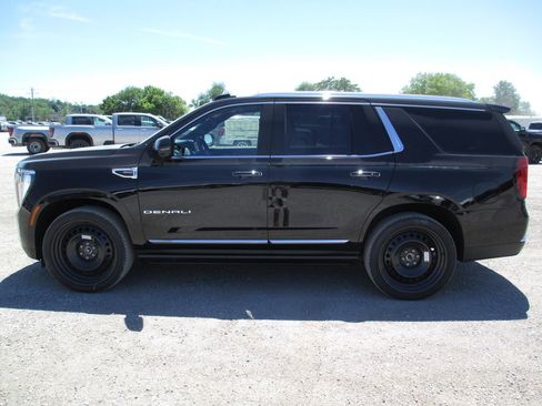 New 2026 GMC Yukon Denali w/ Denali Reserve Package AWD/4WD image 7