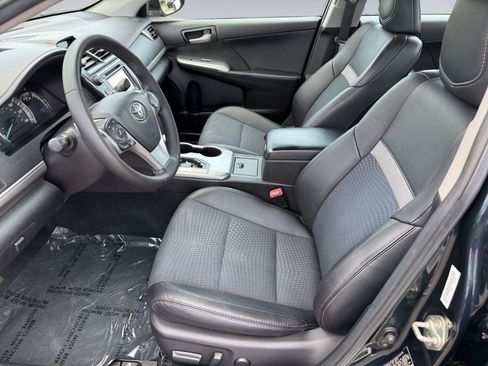 Used 2014 Toyota Camry SE FWD image 14