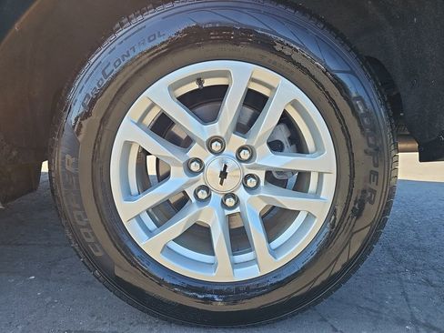 Used 2021 Chevrolet Silverado 1500 RST AWD/4WD image 36
