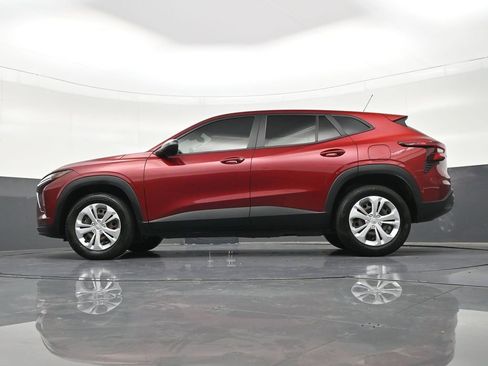 Used 2024 Chevrolet Trax LS FWD image 25