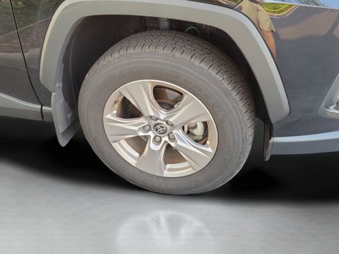 Used 2025 Toyota RAV4 XLE w/ Convenience Package FWD image 16