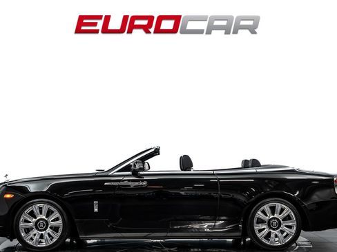 Used 2017 Rolls-Royce Dawn RWD image 2