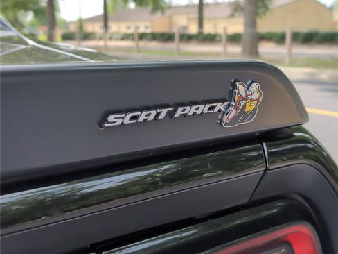Used 2022 Dodge Challenger R/T Scat Pack RWD image 5