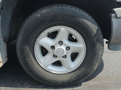 Used 1996 Dodge Ram 1500 Truck 2WD Club Cab image 13
