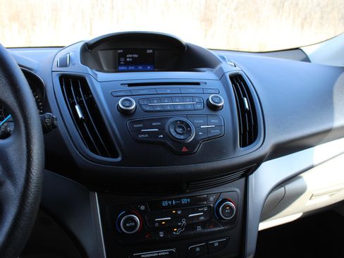 Used 2018 Ford Escape SE image 24