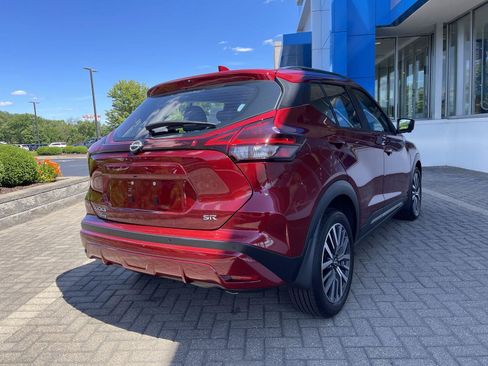 Used 2023 Nissan Kicks SR w/ SR Premium Package FWD image 5