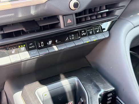 Used 2025 Toyota Crown Signia w/ Advanced Technology Package AWD/4WD image 33