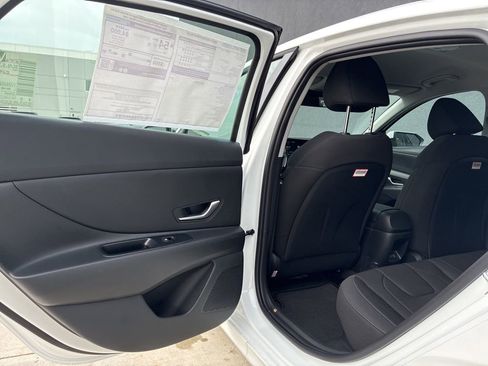 New 2026 Hyundai Elantra Hybrid FWD image 14