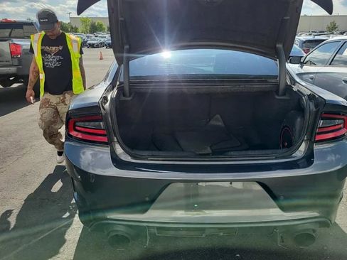 Used 2017 Dodge Charger R/T RWD image 7