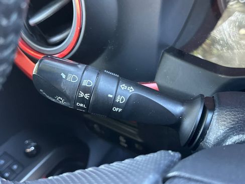Used 2018 Toyota Tacoma TRD Sport w/ Technology Package RWD image 30