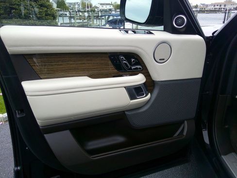 Used 2019 Land Rover Range Rover HSE AWD/4WD image 28