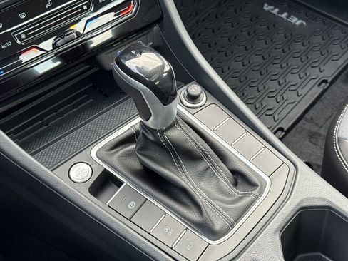 New 2026 Volkswagen Jetta SE image 19