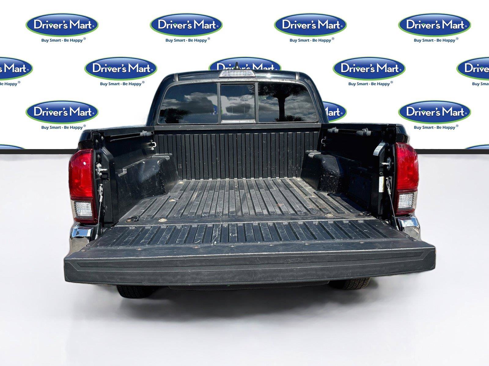 Used 2021 Toyota Tacoma SR5 RWD image 23
