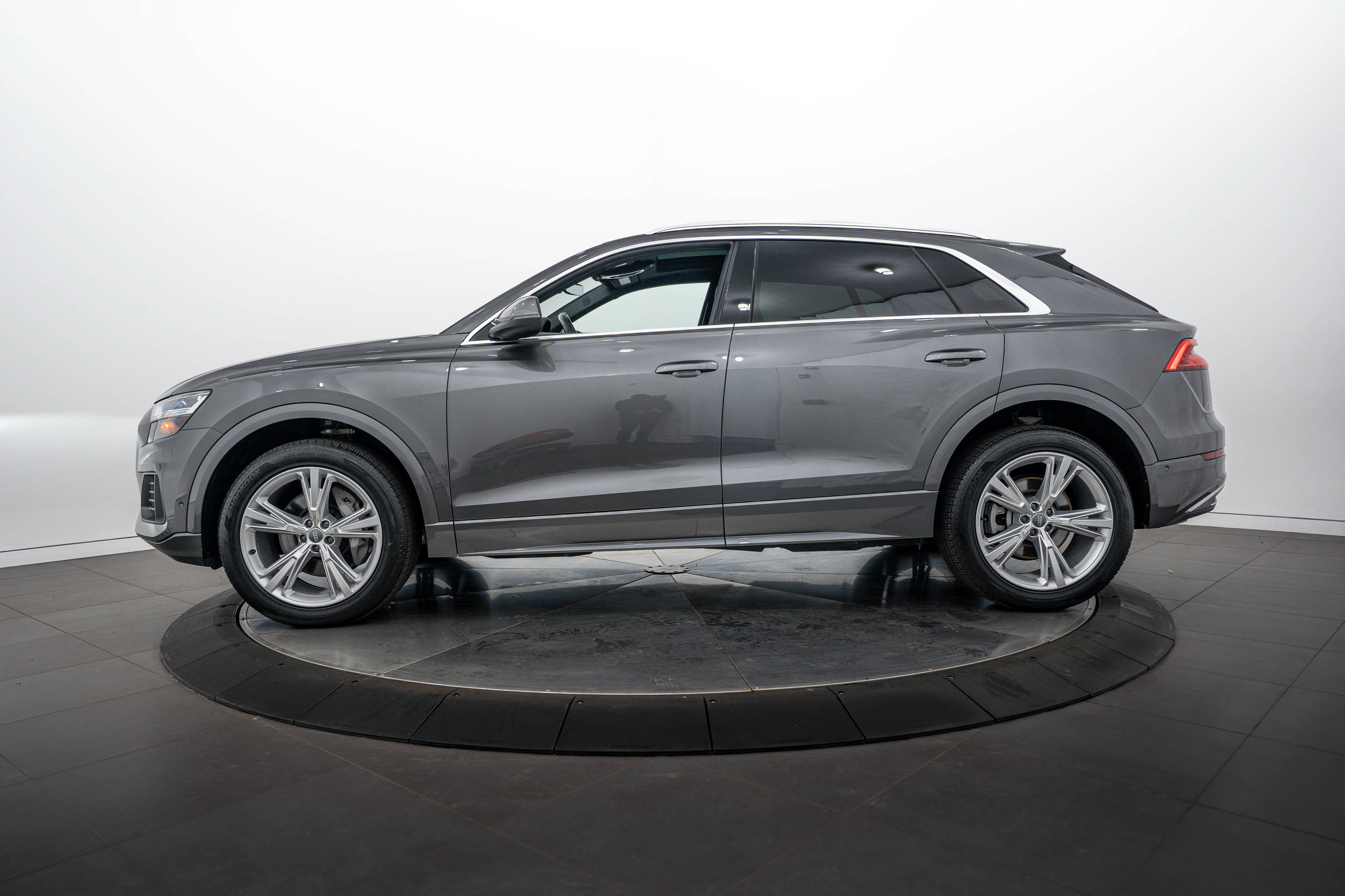 Used 2020 Audi Q8 Premium Plus AWD/4WD image 6