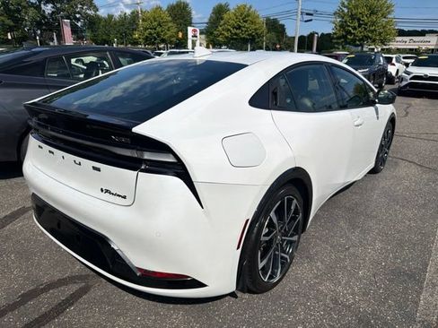 Certified 2023 Toyota Prius Prime FWD image 4