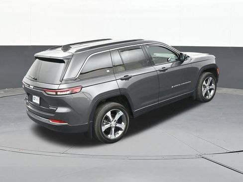 Used 2024 Jeep Grand Cherokee Limited AWD/4WD image 64