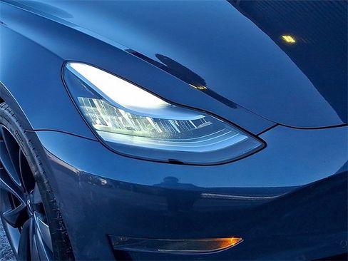 Used 2020 Tesla Model 3 Performance image 11